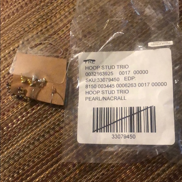 Free People hoop Stud Trip NWT - Picture 6 of 6